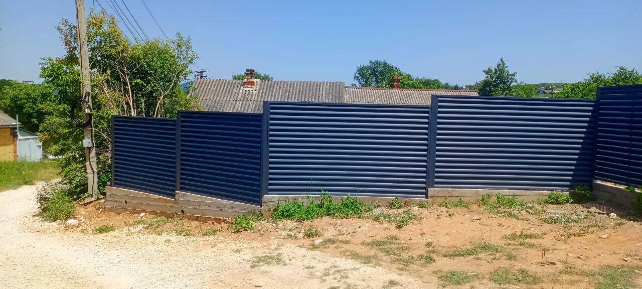Забор-жалюзи из ламелей Еврожалюзи 53м RAL7024 Серый Графит МАТТЕ фото 6 в Ростове-на-Дону