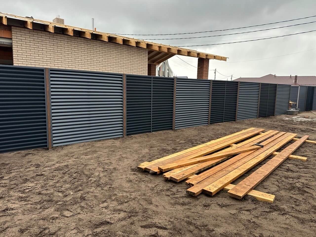 Забор из ламелей еврожалюзи 160м RAL7024/7024 Серый Графит двусторонний МАТТЕ фото 6 в Ростове-на-Дону