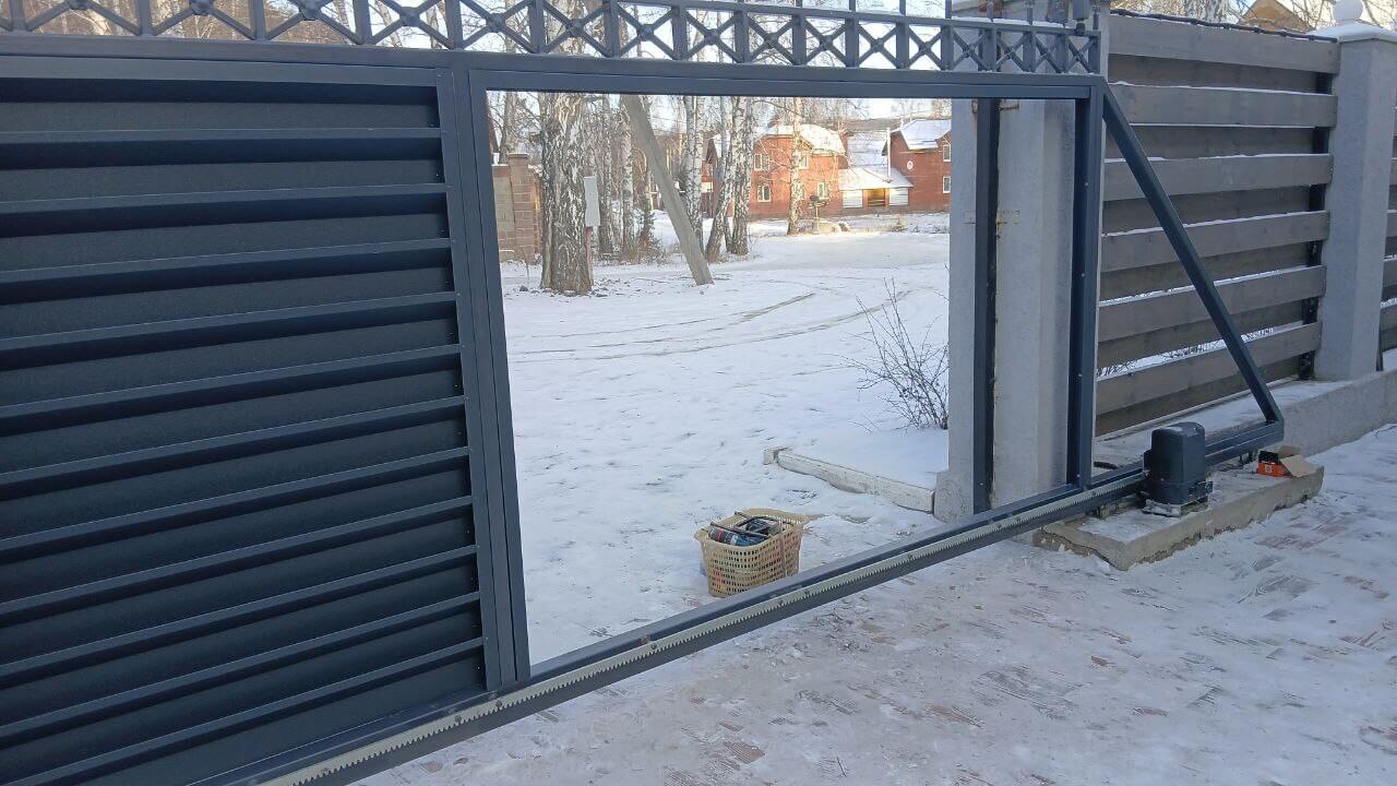 Входная группа из ламелей Хай-Тек RAL7024/7024 Серый Графит двусторонний МАТТЕ фото 10 в Ростове-на-Дону